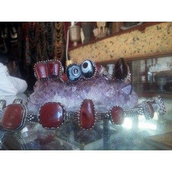 احجار كريمة 